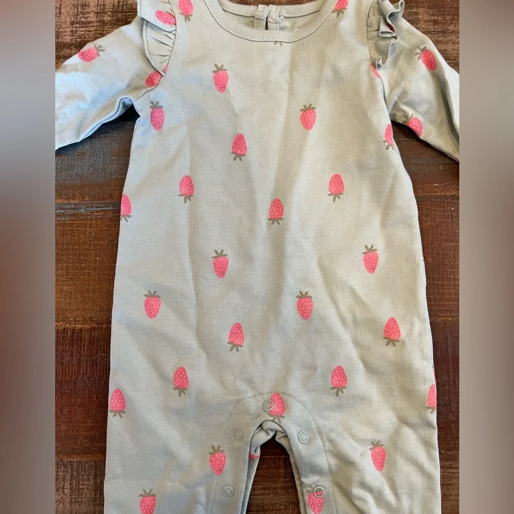 Carter’s play suit NWT 6 months